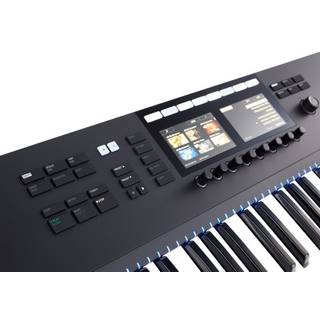 Native Instruments Komplete Kontrol S61 MK2 USB/MIDI keyboard