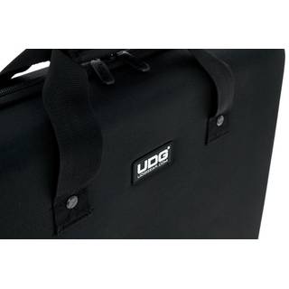 UDG Creator Controller Hardcase Medium zwart