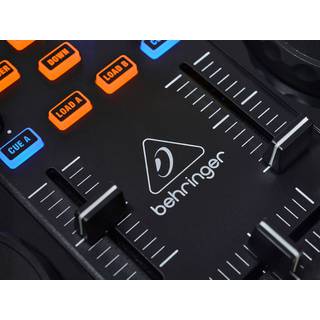 Behringer CMD Studio 2A DJ controller