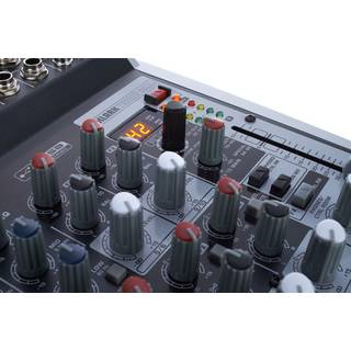 Behringer XENYX QX1202USB PA mixer