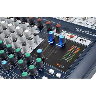 Soundcraft Signature 10 PA mixer met gratis AKG K52