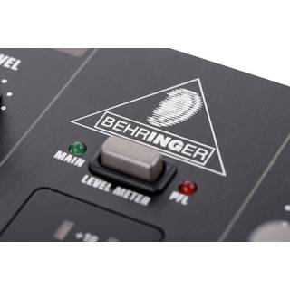 Behringer VMX100USB DJ mixer