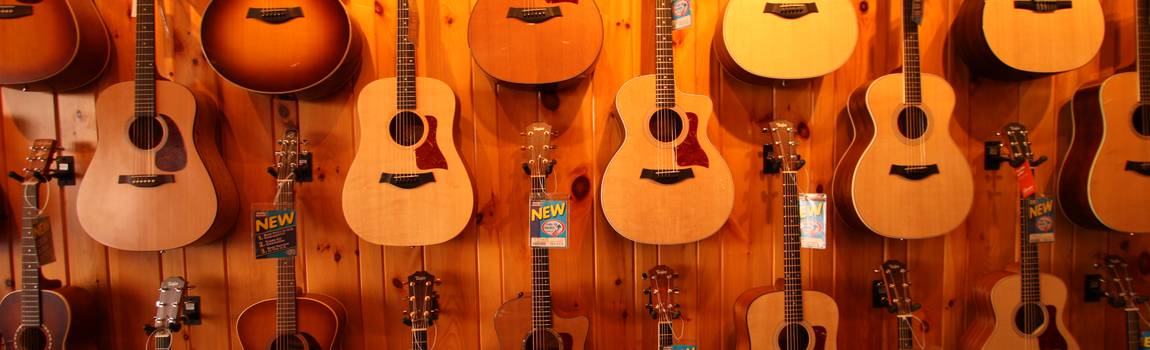 Buying an acoustic guitar? You should pay attention to this.