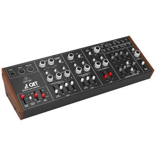 Behringer CAT analoge synthesizer