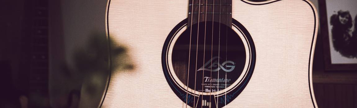 Review: De Lâg Tramontane HyVibe, 's werelds eerste smart guitar