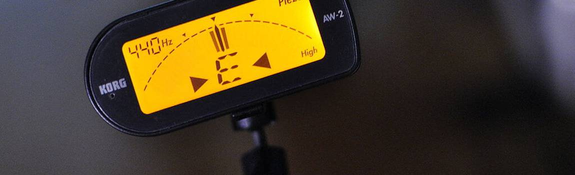 Are you going to buy a guitar tuner? Read here on where you should pay attention to [Tuners starting at €10,-]