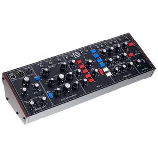 Behringer Model D analoge synthesizer