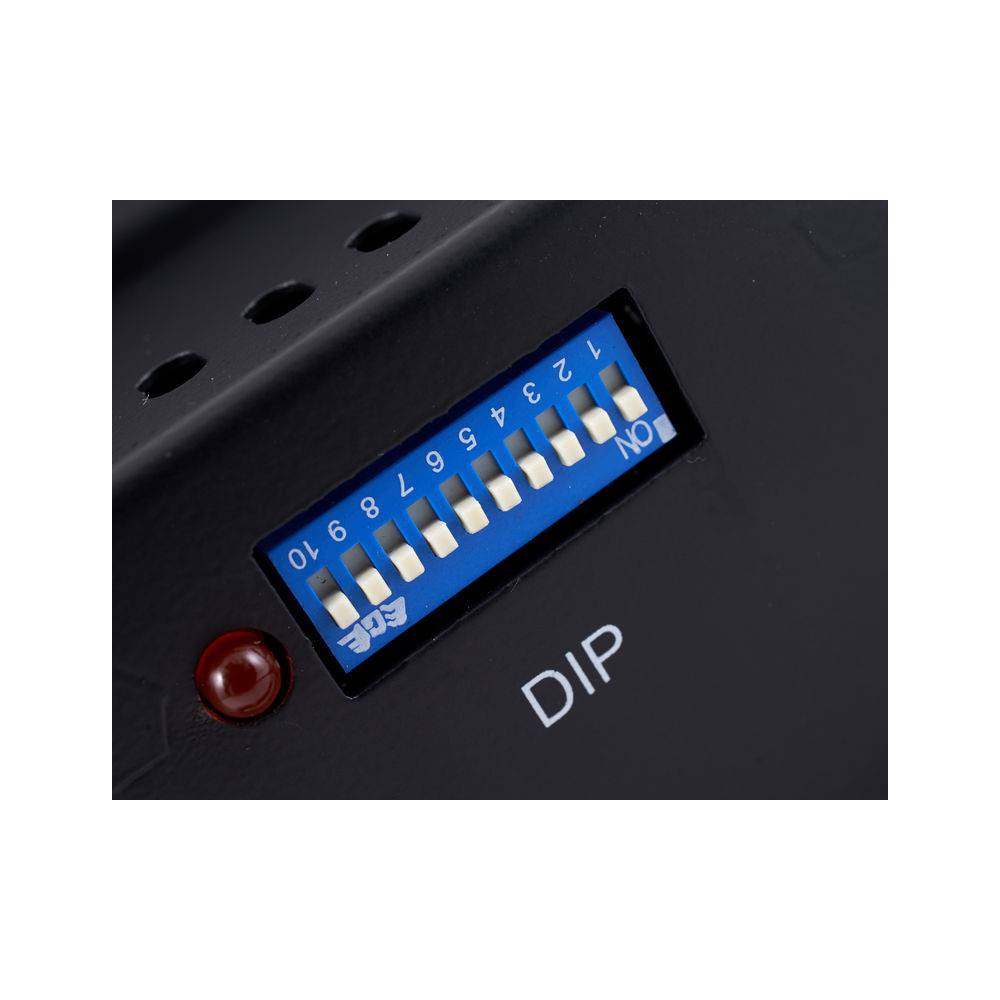 Showtec Stage Blinder 2 DMX Black Bulb 120V 650W DWE