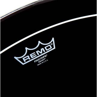 Remo ES-1626-PS Ebony Pinstripe 26 inch bassdrumvel