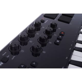 M-Audio Axiom AIR Mini 32 USB MIDI keyboard