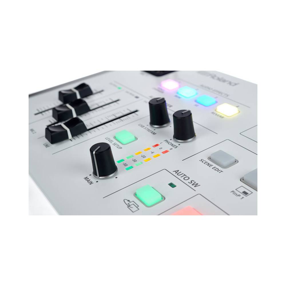 Roland VR-1HD AV streaming mixer