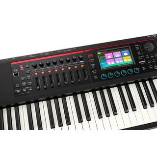 Roland Fantom-08 synthesizer