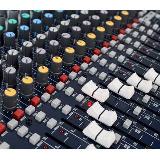 Soundcraft FX16 MK2 16-kanaals PA mixer met effecten