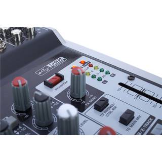 Behringer XENYX Q1002USB compacte PA en studio mixer