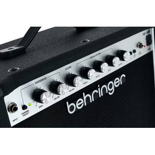 Behringer HA-40R gitaarversterker combo met reverb (1x10 inch, 40 watt)