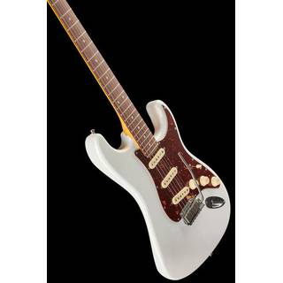 Fender American Ultra Stratocaster Arctic Pearl RW met koffer