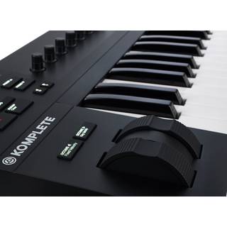 Native Instruments Komplete Kontrol A25 USB/MIDI keyboard