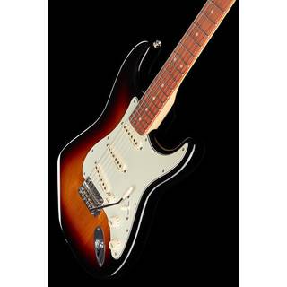 Fender Deluxe Roadhouse Stratocaster PF 3-Color Sunburst