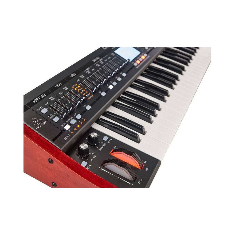 Behringer Deepmind 12