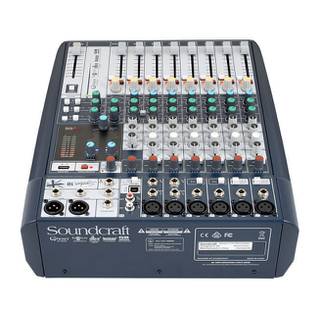 Soundcraft Signature 10 PA mixer met gratis AKG K52
