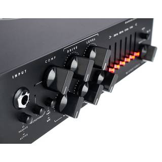 Darkglass Microtubes 900 v2 basgitaar versterker (head)