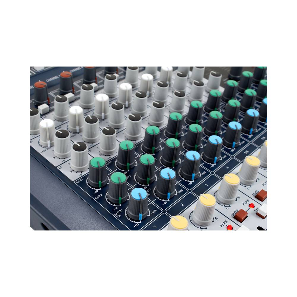 Soundcraft Signature 10 PA mixer met gratis AKG K52